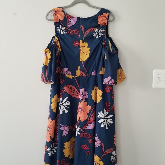 Eloquii Floral Cold Shoulder Dress - Picture 4 of 7